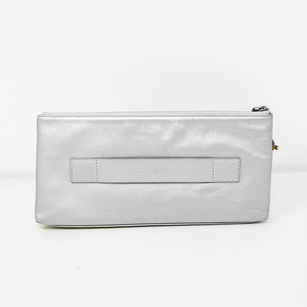 Chanel rue cambon silver clutch - Picture 3 of 11